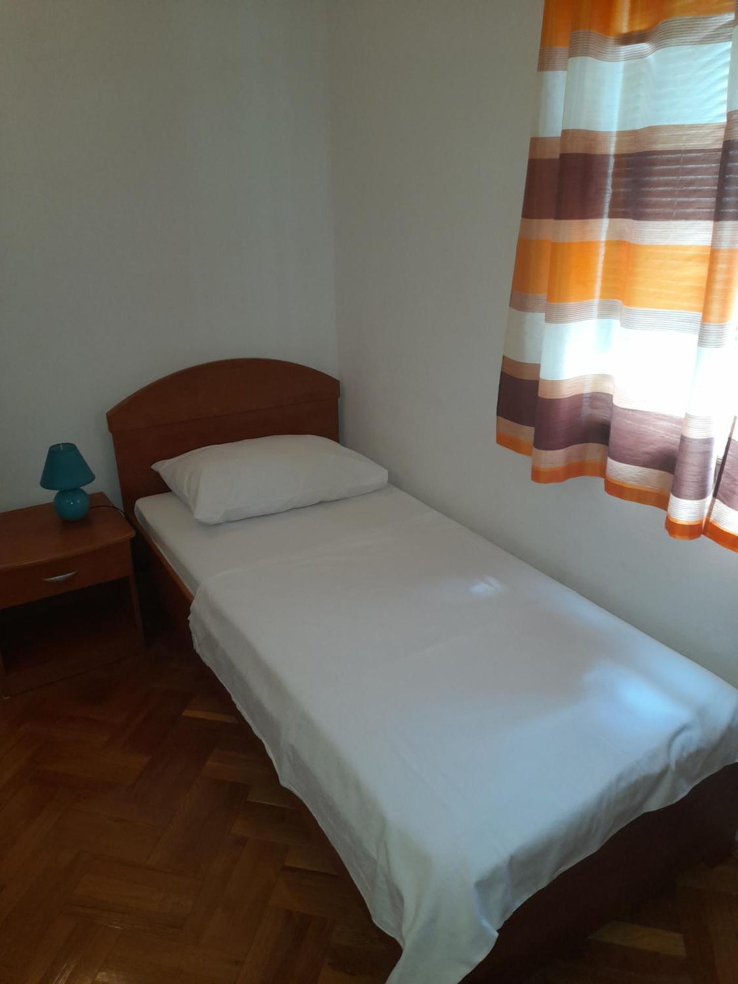Nives B. Appartement Supetar Buitenkant foto