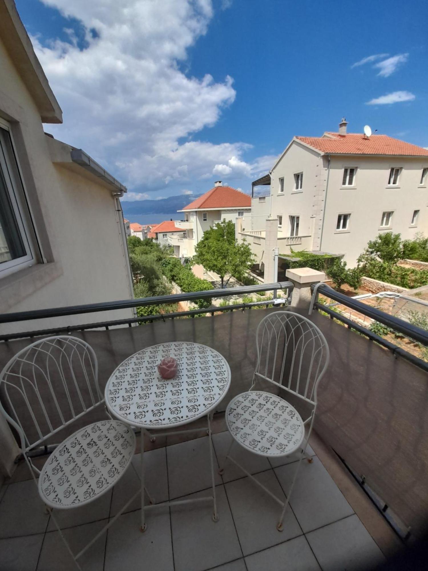 Nives B. Appartement Supetar Buitenkant foto