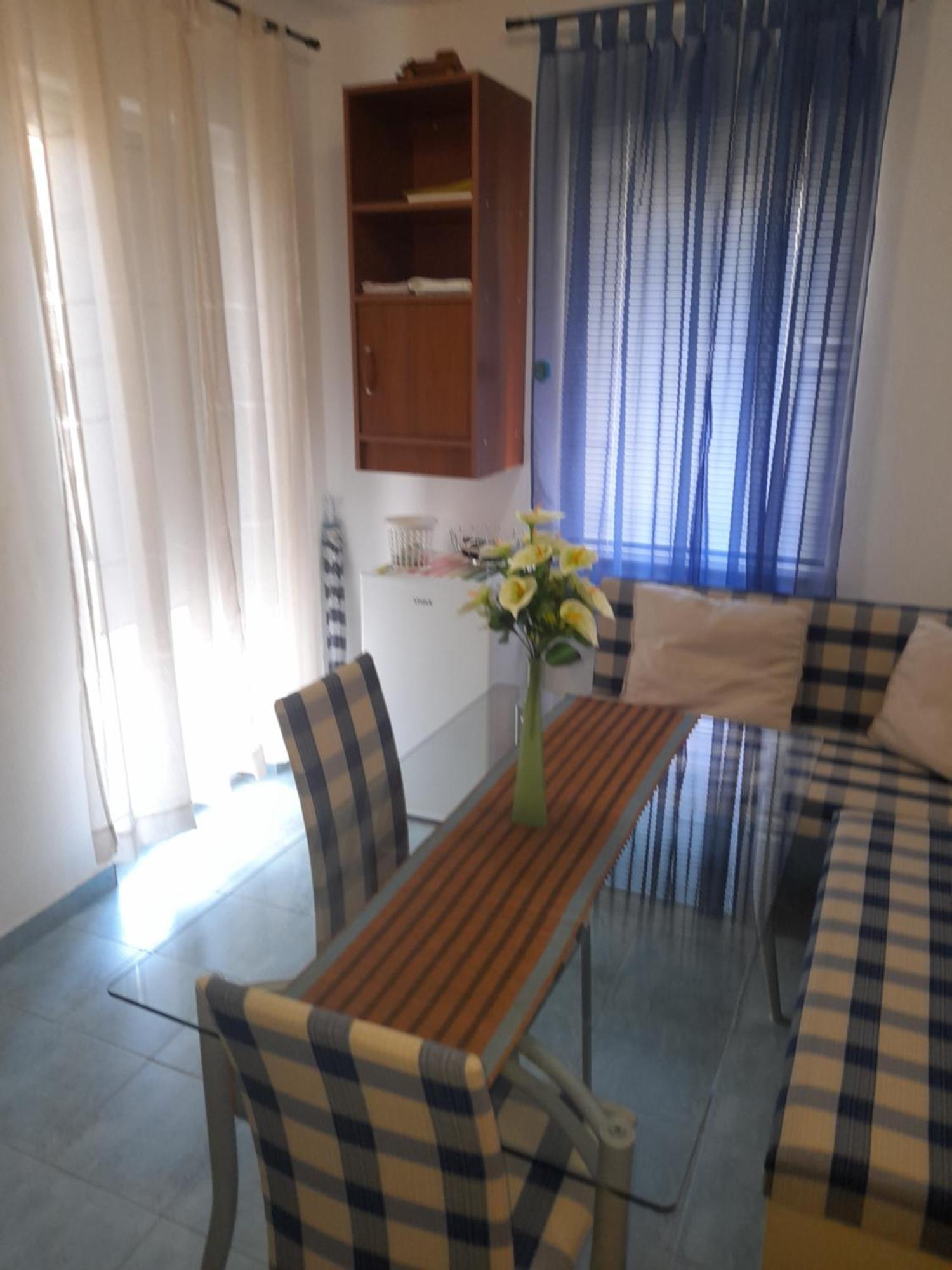 Nives B. Appartement Supetar Buitenkant foto