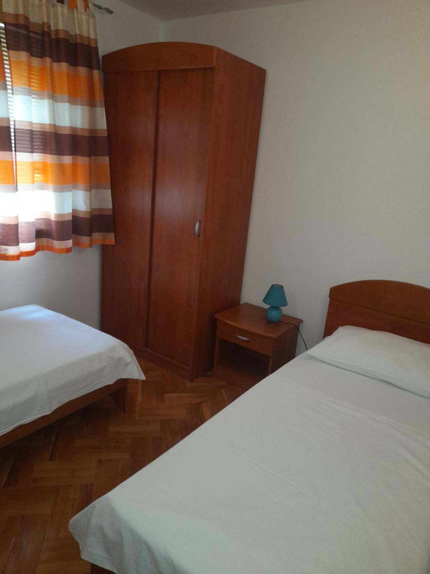 Nives B. Appartement Supetar Buitenkant foto