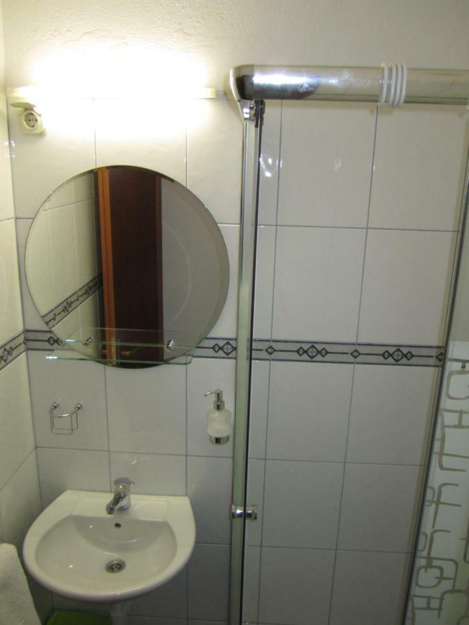 Nives B. Appartement Supetar Buitenkant foto