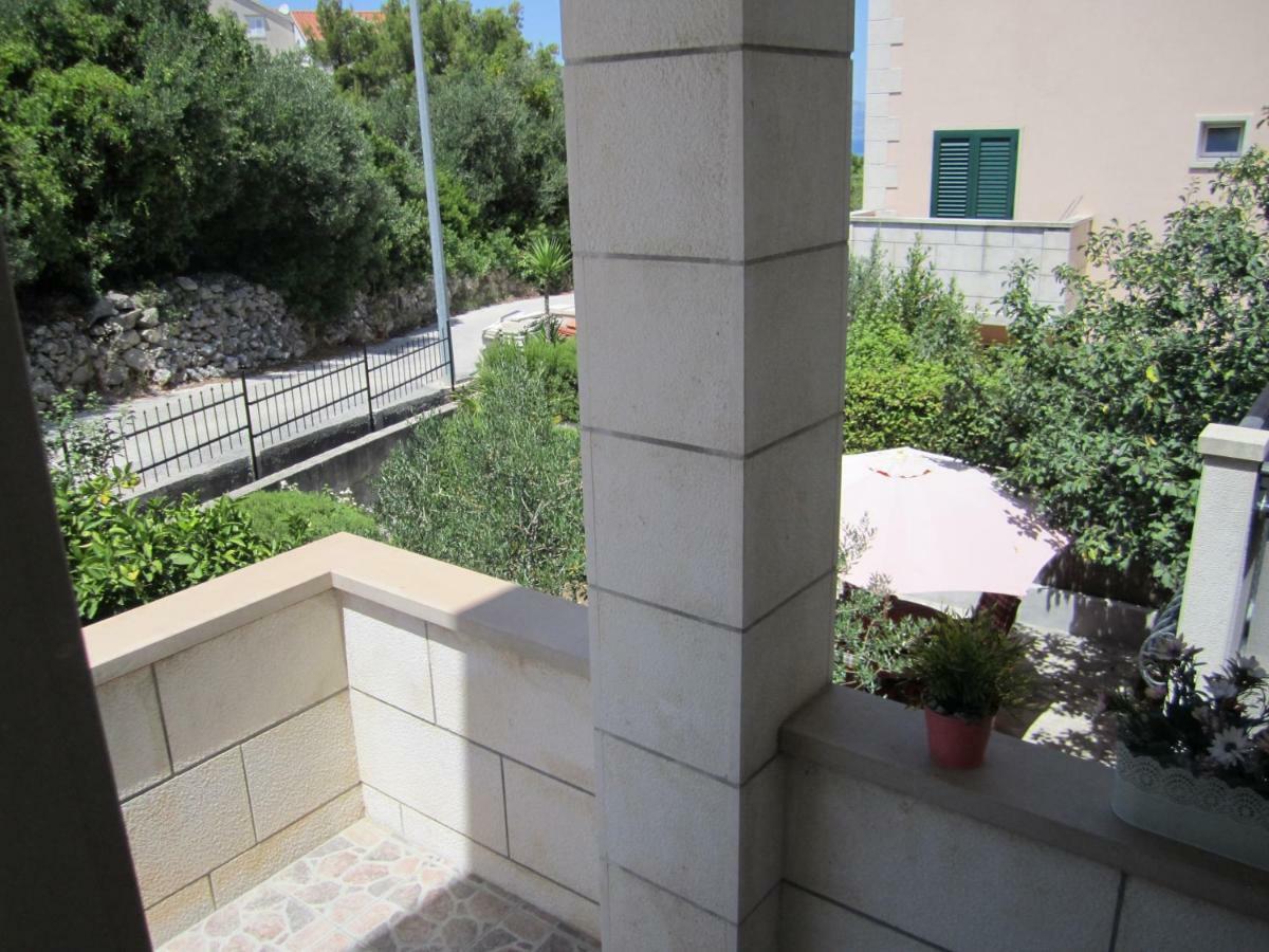 Nives B. Appartement Supetar Buitenkant foto