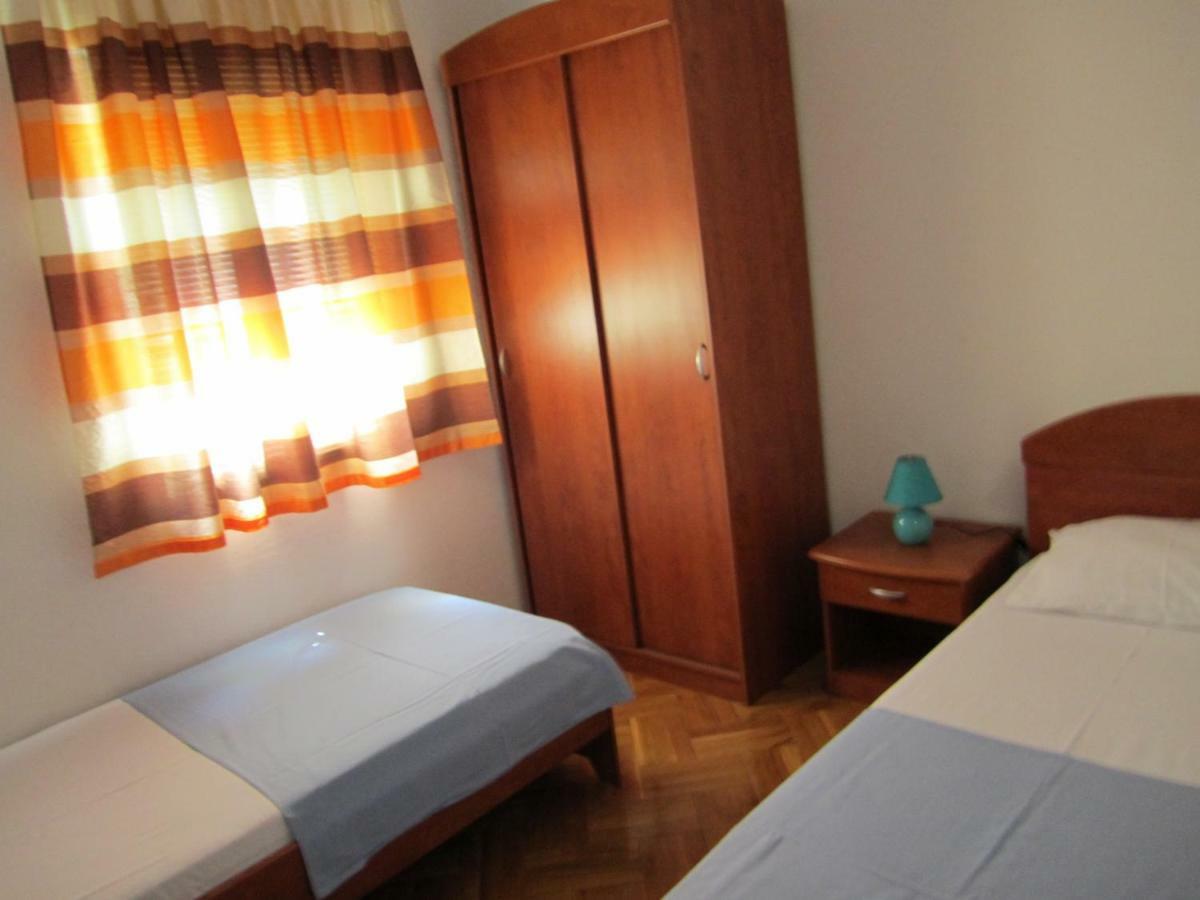Nives B. Appartement Supetar Buitenkant foto